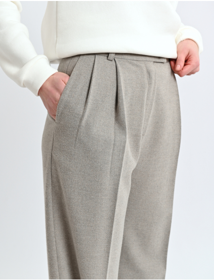 Картинка Брюки світло-сірі