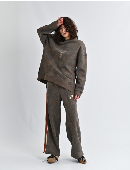 Картинка Штани коричневі з потертою текстурою