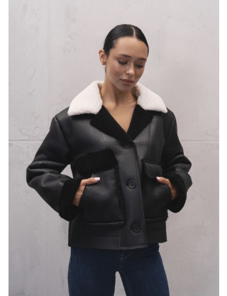 Картинка Дублянка коротка на ґудзиках у чорному кольорі