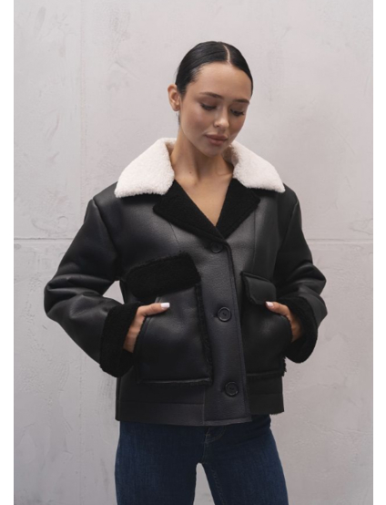 Картинка Дублянка коротка на ґудзиках у чорному кольорі