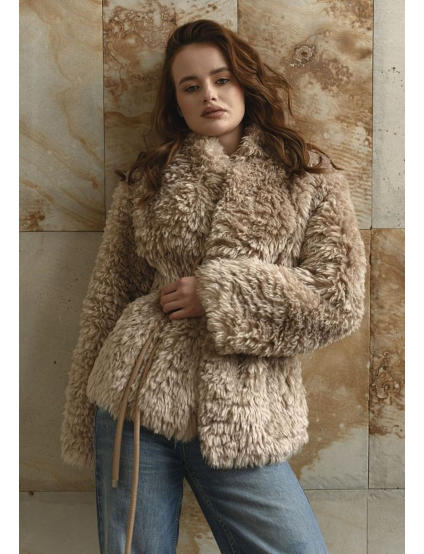 Картинка Шуба бежева