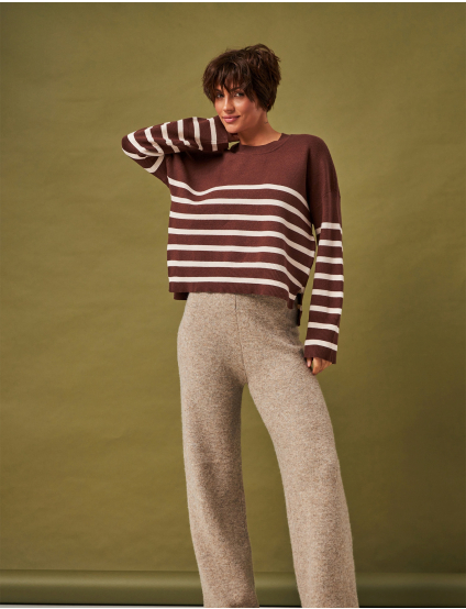 Картинка Светр коричневий