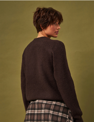 Картинка Светр коричневий