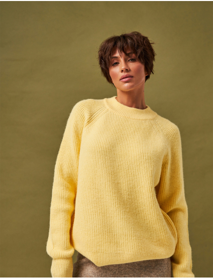 Картинка Светр жовтий