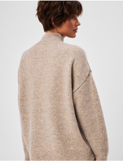 Картинка Светр коричневий