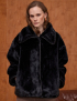 Картинка Шуба чорна коротка з кантом