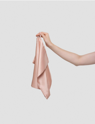 Картинка Шовковий рушничок для обличчя рожевий