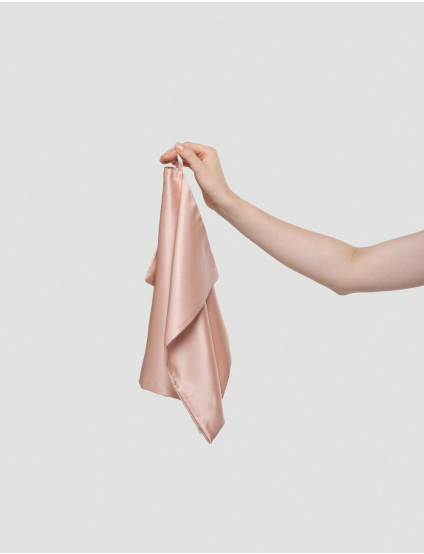 Картинка Шовковий рушничок для обличчя рожевий
