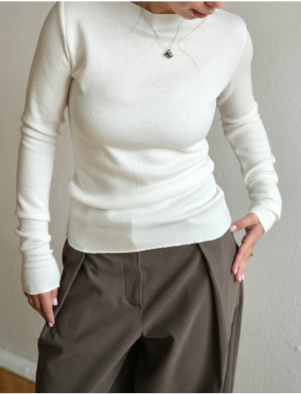 Картинка Лонгслів білий із м’якого трикотажу