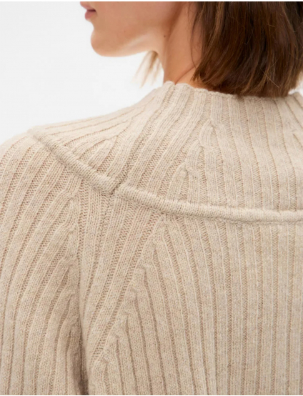 Картинка Жіночий бежевий кашеміровий светр з високою горловиною