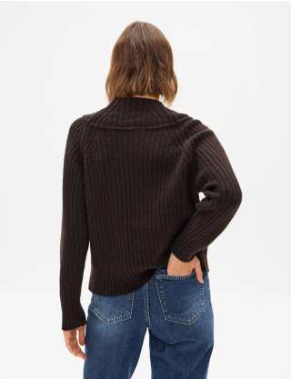 Картинка Жіночий темно-коричневий кашеміровий светр з високою горловиною