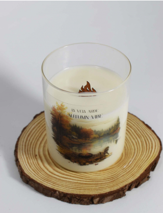 Свічка "AUTMN VIBE" з ароматом - шафран та кедр Картинка Свічка "AUTMN VIBE" з ароматом - шафран та кедр