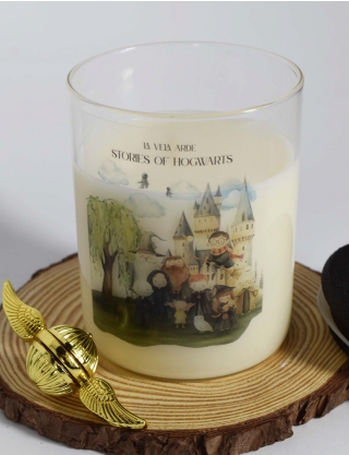 Свічка "Stories of Hogwarts" з ароматом - штрудель та спеції Картинка Свічка "Stories of Hogwarts" з ароматом - штрудель та спеції