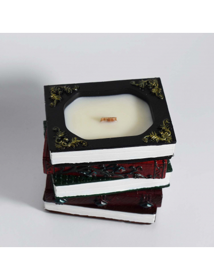 Картинка Свічка "Stories of Hogwarts" з ароматом - бананово-горіховий хліб