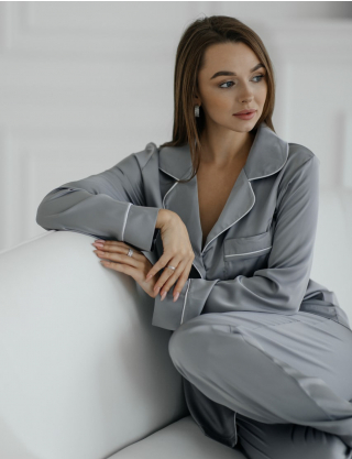 Піжама срібного кольору Картинка Піжама срібного кольору