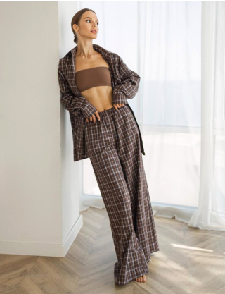 Жіноча піжама в клітинку Картинка Жіноча піжама в клітинку