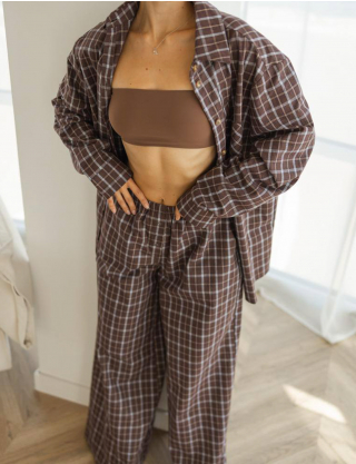 Жіноча піжама в клітинку Картинка Жіноча піжама в клітинку