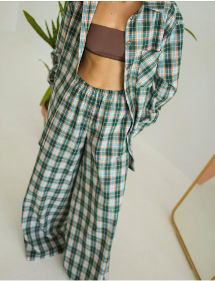 Картинка Жіноча піжама в клітинку з турецької байки