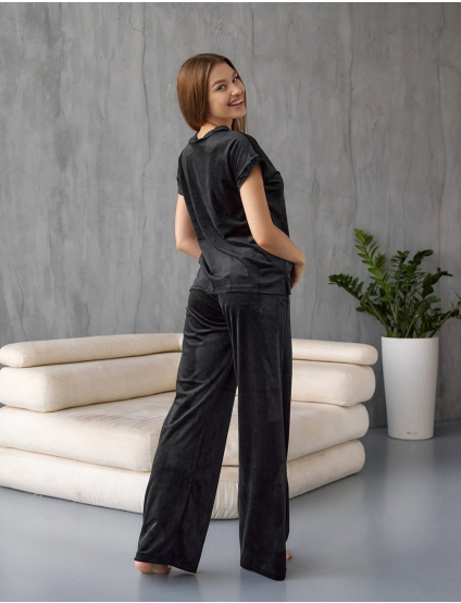 Картинка Тепла піжама трійка з велюру