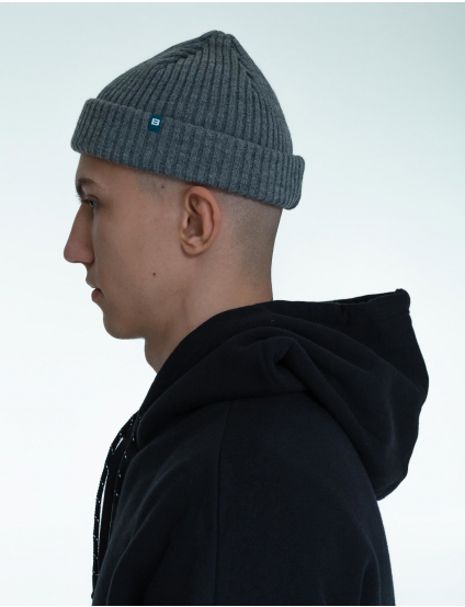 Картинка Сіра коротка шапка