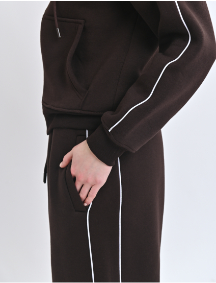 Картинка Костюм коричневий