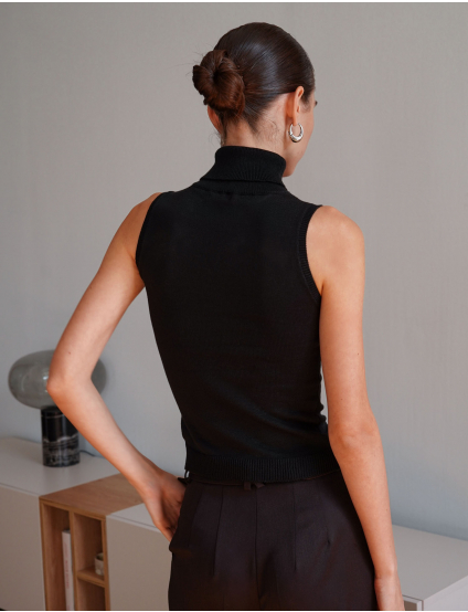 Картинка Топ чорний