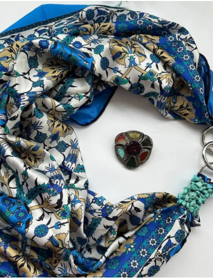 Картинка Дизайнерська шовкова хустка My Scarf "Квіткова палітра" 90 на 90 см