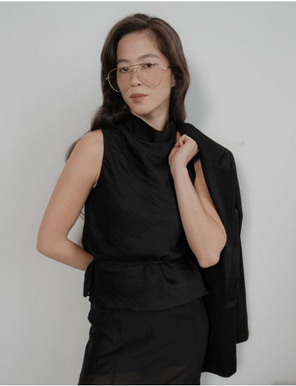 Картинка Топ чорний