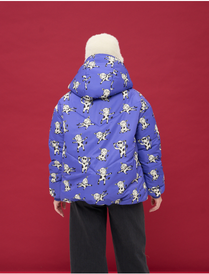 Картинка Стильна пухова куртка з кумедним принтом корівок