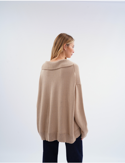 Картинка В’язаний джемпер oversize з коміром бежевий