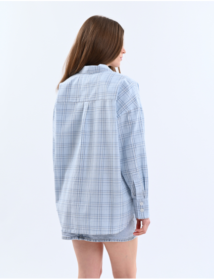 Картинка Сорочка в клітинку з акцентними швами блакитна