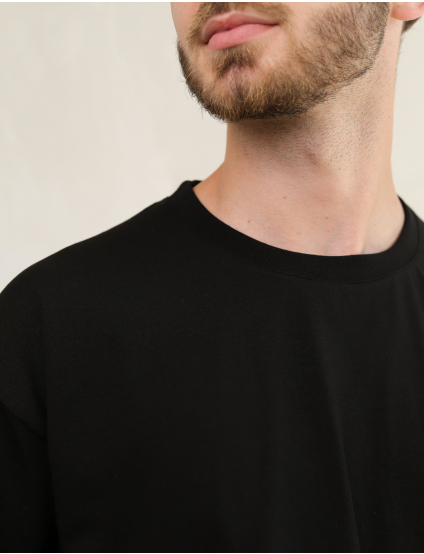 Картинка Футболка чорна