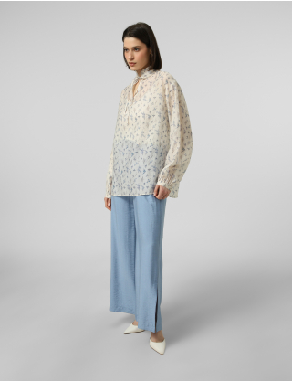 Ніжна напівпрозора блуза з флоральним принтом Картинка Ніжна напівпрозора блуза з флоральним принтом