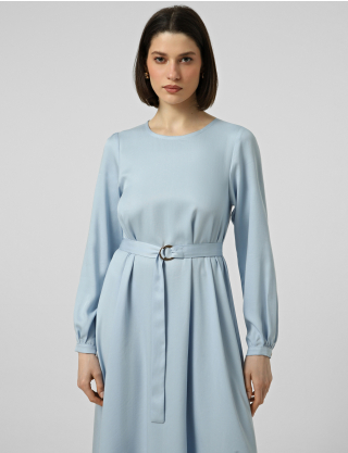 Картинка Блакитна сукня міді з поясом