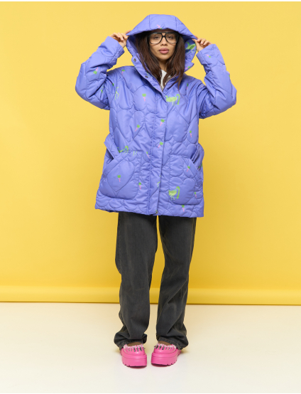 Картинка Стьобана куртка у лавандовому кольорі з принтом