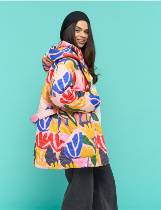 Картинка Стильна та тепла стьобана куртка з художнім абстрактним принтом