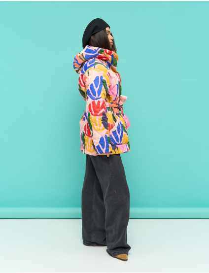 Картинка Стильна та тепла стьобана куртка з художнім абстрактним принтом