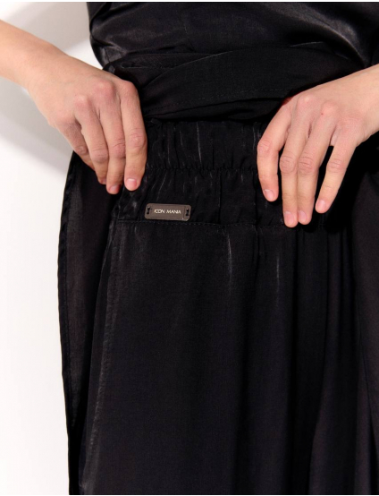 Картинка Чорні широкі штани зі струмким силуетом 