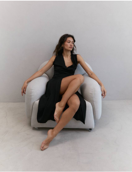 Картинка Чорна міді‑сукня на запах