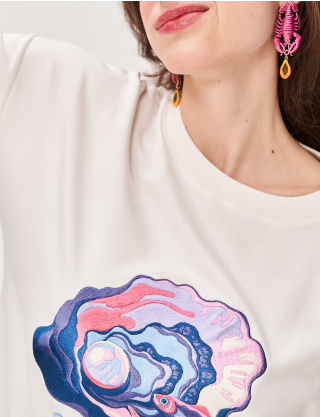 Картинка Футболка з вишивкою "Перлина Одеси"