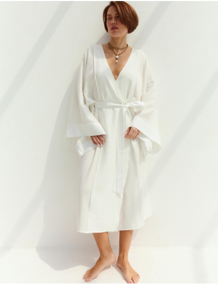 Картинка Біла сукня-кіміно з глибоким V-вирізом