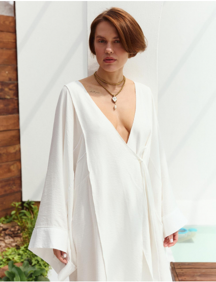 Картинка Біла сукня-кіміно з глибоким V-вирізом