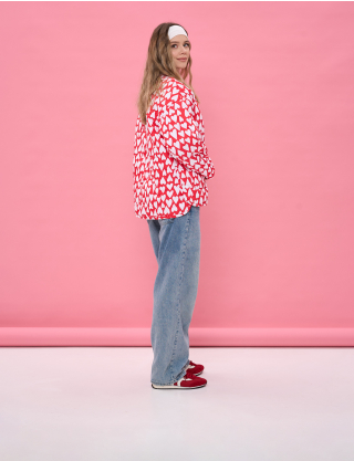 Картинка Куртка з яскравим червоно‑білим принтом 