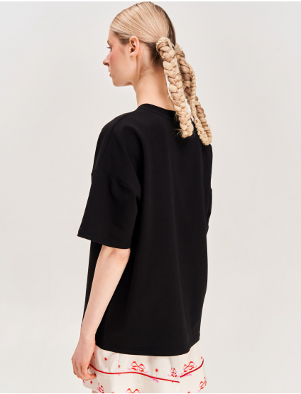 Картинка Футболка з вишивкою «Зайчики» чорна