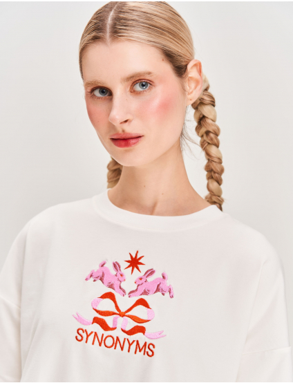 Картинка Футболка з вишивкою «Зайчики»