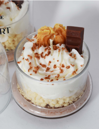 Свічка із серії Dessert glow у лимонного дисерту Картинка Свічка із серії Dessert glow у лимонного дисерту