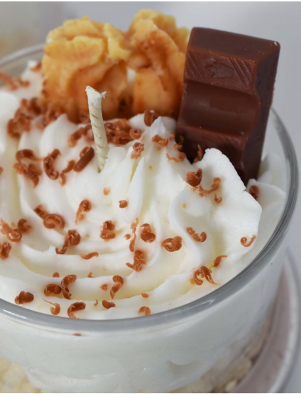 Картинка Свічка із серії Dessert glow у лимонного дисерту