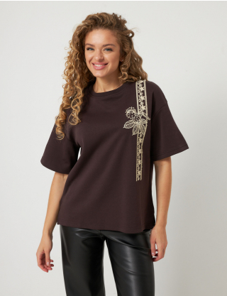 Футболка oversize з авторською вишивкою коричнева Картинка Футболка oversize з авторською вишивкою коричнева