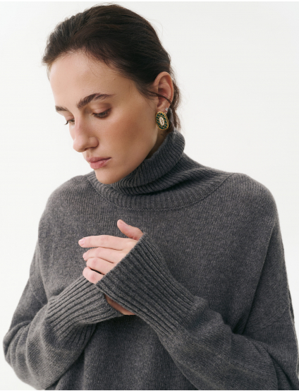 Картинка Светр oversize з високою горловиною сірий