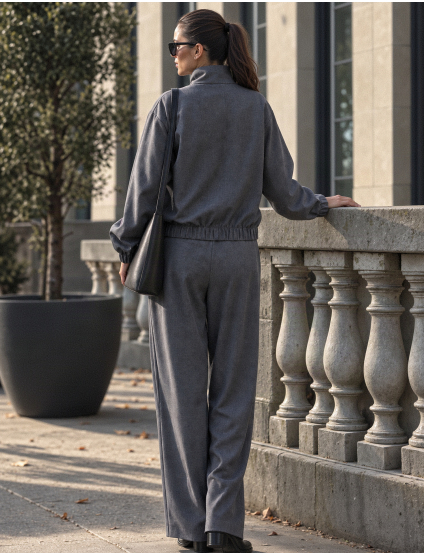 Картинка Брюки wide leg із замшевим ефектом